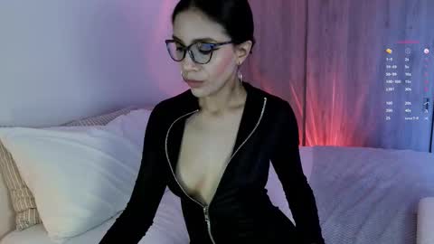 Keyla online show from November 25, 2025, 10:32 pm