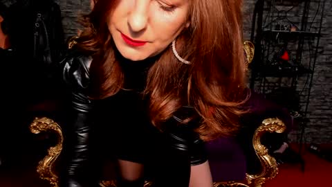 Snapshot of khaleesidomme chatting on February 3, 2025, 12:14 pm Khaleesi online show from February 3, 2025, 12:14 pm