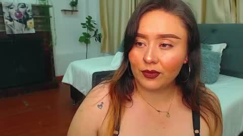 Snapshot of khalia_ chatting on June 19, 2026, 5:50 pm K H A I L A online show from June 19, 2026, 5:50 pm