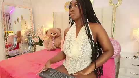 khalimaxwell online show from June 18, 2026, 3:29 am