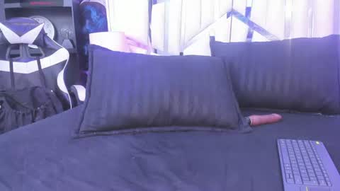 Snapshot of khaotic_kat chatting on July 18, 2026, 7:50 pm Kat online show from July 18, 2026, 7:50 pm