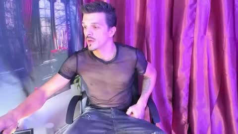 Snapshot of khatarsis2000 chatting on November 18, 2025, 5:56 am DonyBrown online show from November 18, 2025, 5:56 am