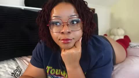 Snapshot of khayaparker chatting on November 7, 2025, 8:20 pm Khaya online show from November 7, 2025, 8:20 pm