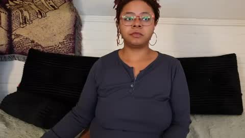 Snapshot of khayaparker chatting on June 1, 2026, 12:18 pm Khaya online show from June 1, 2026, 12:18 pm