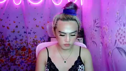 Snapshot of khelani_tsgirl4u chatting on October 5, 2025, 5:22 pm Khelani online show from October 5, 2025, 5:22 pm