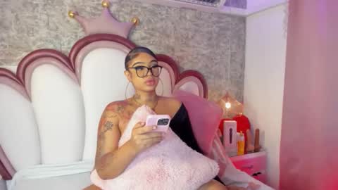 Khelany Isyy  online show from March 12, 2026, 1:50 pm