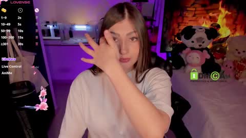 Snapshot of khionebesset chatting on December 7, 2024, 7:27 am Khi. online show from December 7, 2024, 7:27 am