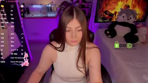 Snapshot of khionebesset chatting on December 12, 2024, 8:03 am Khi. online show from December 12, 2024, 8:03 am