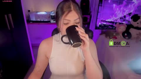 Snapshot of khionebesset chatting on January 28, 2025, 7:11 am Khi. online show from January 28, 2025, 7:11 am