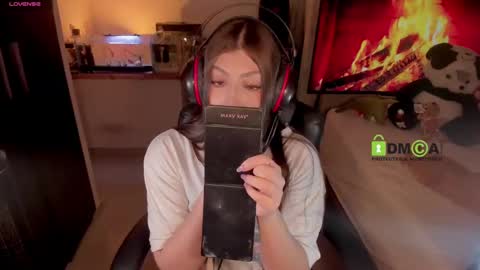 Snapshot of khionebesset chatting on February 25, 2025, 6:25 am Khi. online show from February 25, 2025, 6:25 am