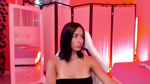 Khloe online show from December 20, 2025, 1:51 pm