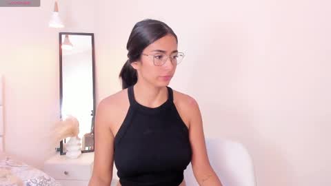 Khloe online show from May 8, 2026, 1:38 pm