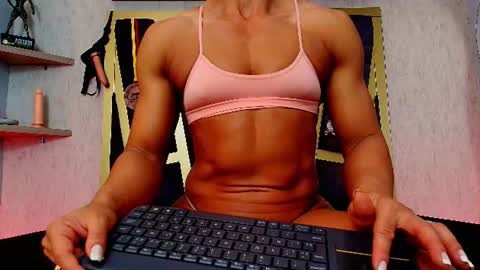 Snapshot of khloe_rossich chatting on June 24, 2026, 6:18 pm online show from June 24, 2026, 6:18 pm