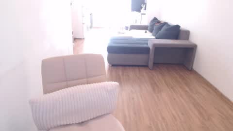 Khloe online show from September 20, 2025, 1:56 pm