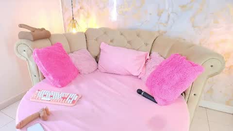 Snapshot of khloeblake chatting on June 5, 2026, 5:47 am Khloe online show from June 5, 2026, 5:47 am