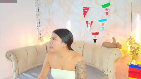 Snapshot of khloeblake chatting on June 19, 2026, 5:23 am Khloe online show from June 19, 2026, 5:23 am