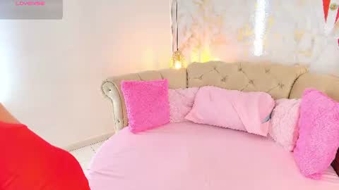 Snapshot of khloeblake chatting on June 26, 2026, 5:01 am Khloe online show from June 26, 2026, 5:01 am