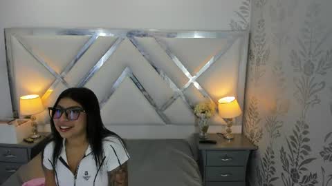 Snapshot of khloeblake chatting on July 28, 2026, 5:25 am Khloe online show from July 28, 2026, 5:25 am