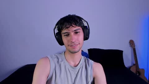 khozler_ online show from February 7, 2025, 3:45 am