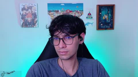khozler_ online show from May 26, 2026, 5:03 am