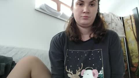 Snapshot of khrysssarah chatting on December 18, 2025, 12:33 pm Sarah online show from December 18, 2025, 12:33 pm