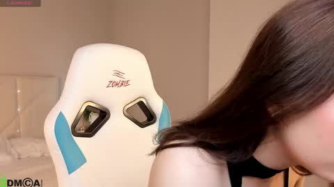 Ellie online show from April 27, 2026, 2:31 am