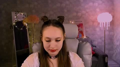 Snapshot of kiananowak chatting on May 18, 2026, 8:03 pm Kiana online show from May 18, 2026, 8:03 pm