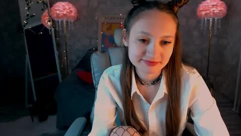 Snapshot of kiananowak chatting on May 19, 2026, 9:10 pm Kiana online show from May 19, 2026, 9:10 pm