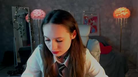 Snapshot of kiananowak chatting on May 20, 2026, 7:20 pm Kiana online show from May 20, 2026, 7:20 pm