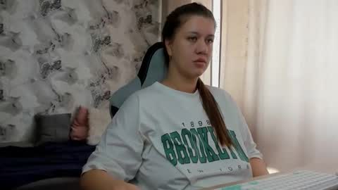 kianna_dior_ online show from April 23, 2026, 9:08 am