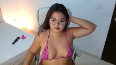 Kiara Evans online show from March 16, 2026, 12:06 am