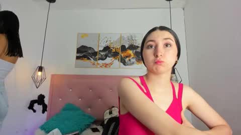 Snapshot of kiara__white chatting on October 16, 2025, 12:28 pm Kiara online show from October 16, 2025, 12:28 pm