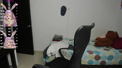 Snapshot of kiara_and_evelyn chatting on December 27, 2024, 11:53 pm Evelyn online show from December 27, 2024, 11:53 pm