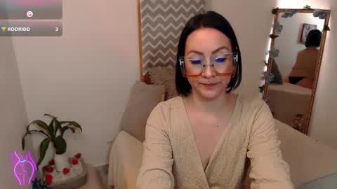 Snapshot of kiara_bermont chatting on September 22, 2025, 3:47 pm Kiara Bermont online show from September 22, 2025, 3:47 pm