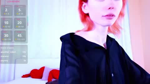 Snapshot of kiara_dream chatting on May 18, 2026, 4:07 am Kira online show from May 18, 2026, 4:07 am