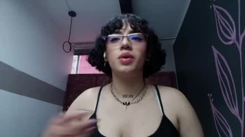 KIARA FOX online show from April 29, 2026, 9:32 pm