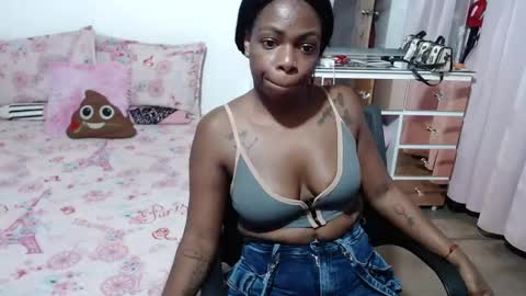 Snapshot of kiara_kaneel_40 chatting on May 27, 2026, 6:49 pm KANEEL online show from May 27, 2026, 6:49 pm