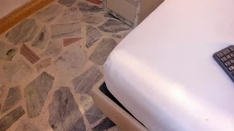 Kiara online show from November 23, 2025, 1:00 pm