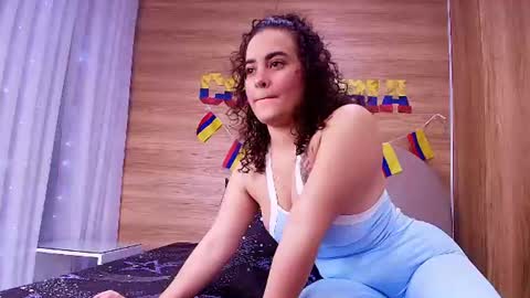 kiaralopez_ online show from June 25, 2026, 3:06 am