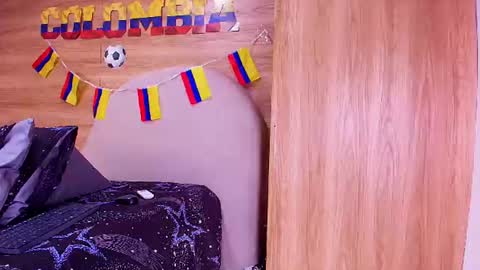 kiaralopez_ online show from June 25, 2026, 5:12 am