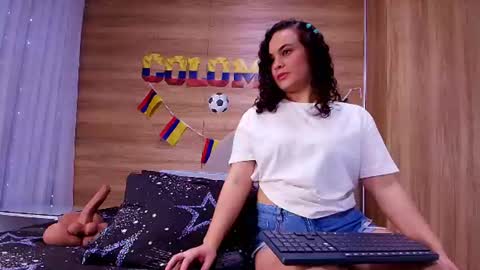 kiaralopez_ online show from July 8, 2026, 3:11 am