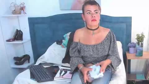 kiaraXMlif online show from March 6, 2026, 8:27 pm