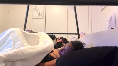 Snapshot of kibrombariu45 chatting on December 13, 2024, 11:55 am HunneysPlayRoom online show from December 13, 2024, 11:55 am