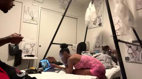 Snapshot of kibrombariu45 chatting on December 21, 2024, 1:42 pm HunneysPlayRoom online show from December 21, 2024, 1:42 pm