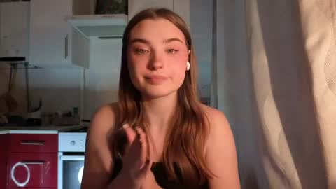 Snapshot of kierstentates chatting on May 15, 2026, 4:14 pm Ola my name is Lissa Lets hit 10 Thumbs Up together online show from May 15, 2026, 4:14 pm