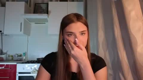 Snapshot of kierstentates chatting on June 18, 2026, 3:16 pm Ola my name is Lissa Lets hit 10 Thumbs Up together online show from June 18, 2026, 3:16 pm