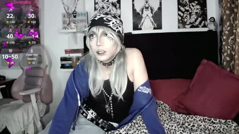 Snapshot of kiiller_queen chatting on March 30, 2026, 8:32 pm kenny online show from March 30, 2026, 8:32 pm