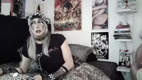Snapshot of kiiller_queen chatting on April 18, 2026, 4:22 pm kenny online show from April 18, 2026, 4:22 pm