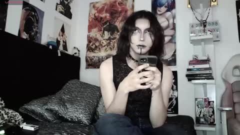 Snapshot of kiiller_queen chatting on April 30, 2026, 8:04 pm kenny online show from April 30, 2026, 8:04 pm