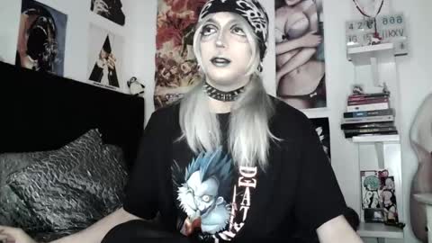 Snapshot of kiiller_queen chatting on May 11, 2026, 9:45 pm kenny online show from May 11, 2026, 9:45 pm